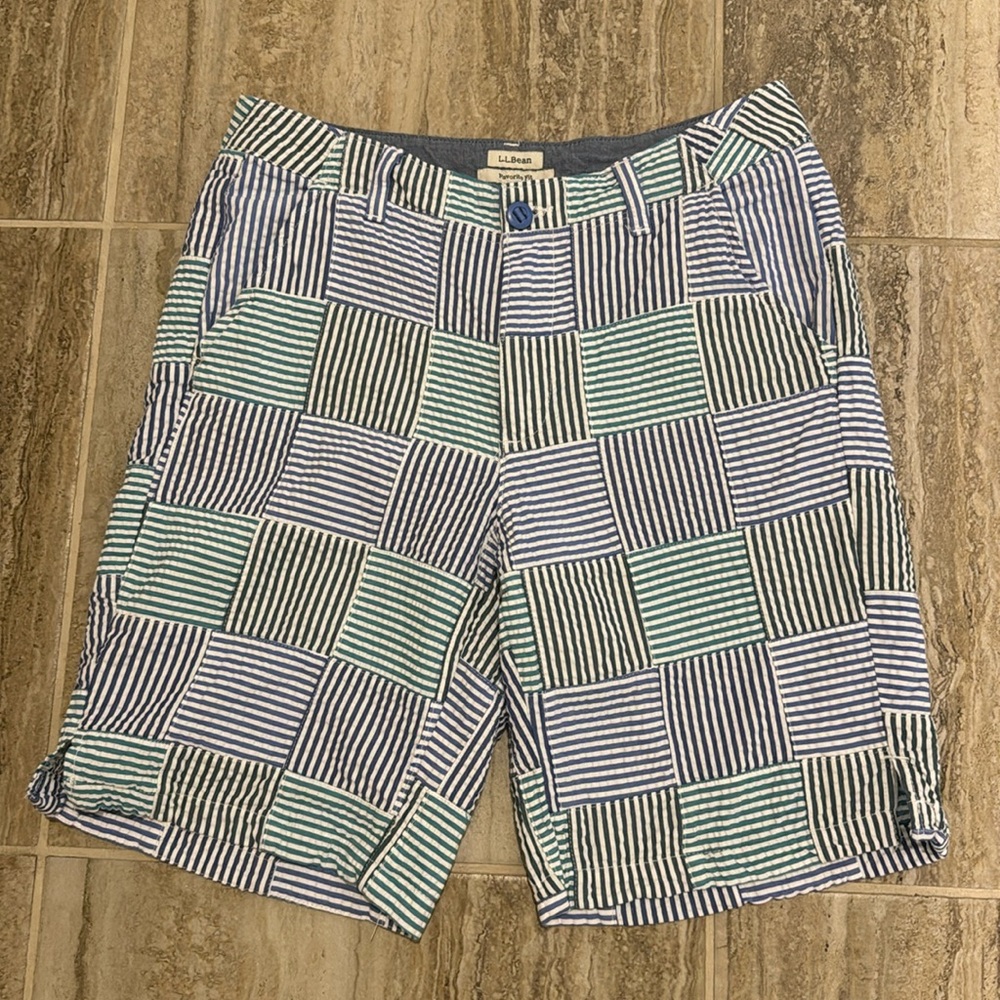 LL Bean Shorts Womens Blue Green Lakewashed Chino Favorite Fit Size 6